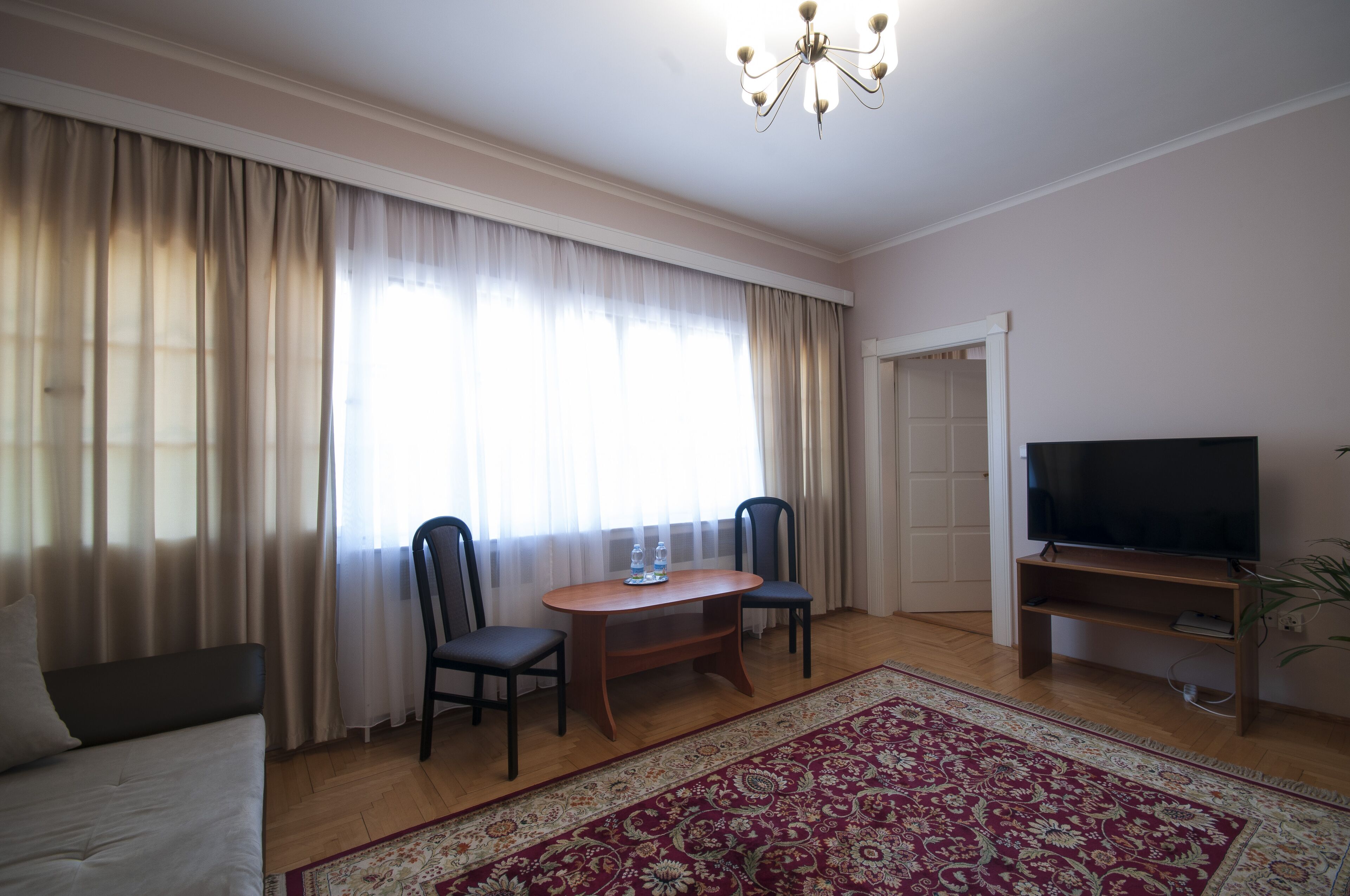 suite, 1 bedroom | individually decorated, individually furnished, blackout curtains