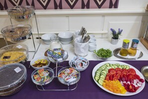 Free daily buffet breakfast