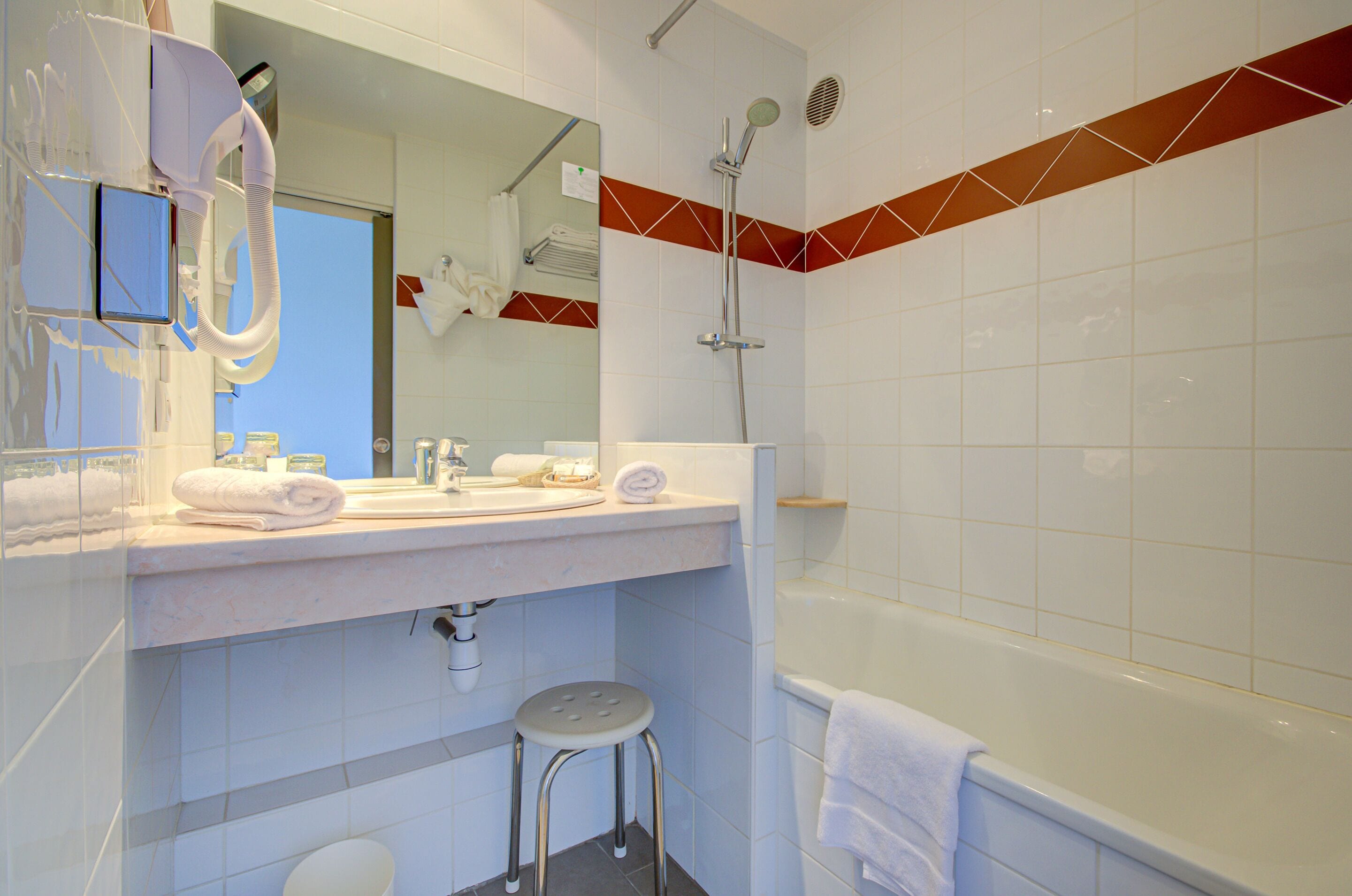 comfort double or twin room, balcony | bathroom | free toiletries, hair dryer, towels