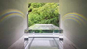 Suite, no fumadores (Kohoo) | Baño | Secador de pelo, bidé electrónico y toallas