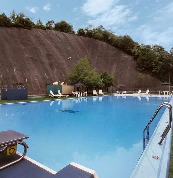 Outdoor pool, pool umbrellas