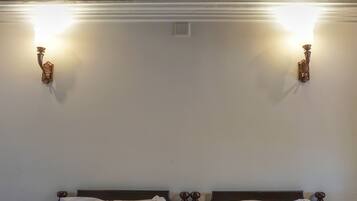 Double Room, Balcony | Desk, blackout drapes, free WiFi, bed sheets