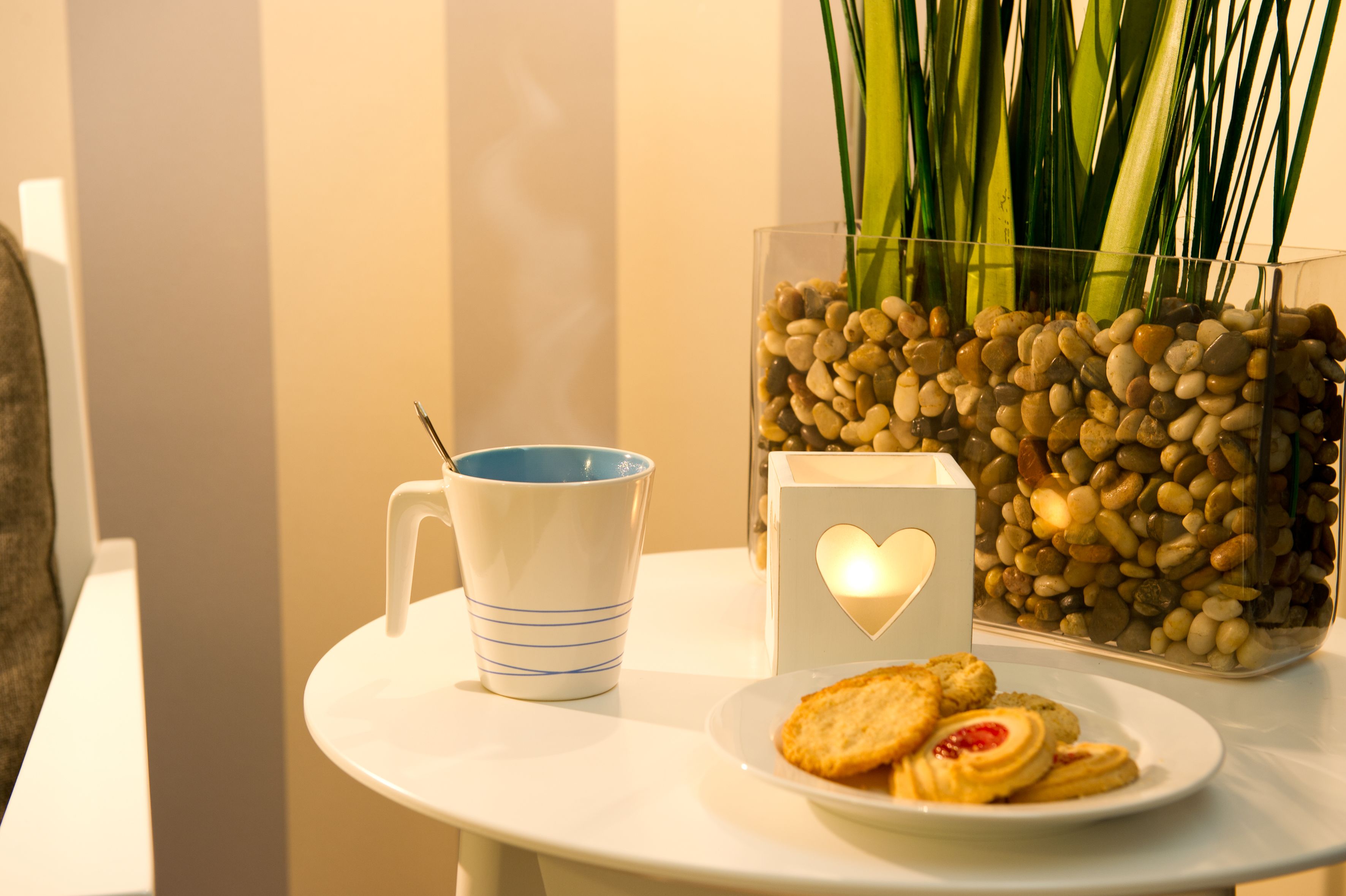 Free on-the-go breakfast on weekdays