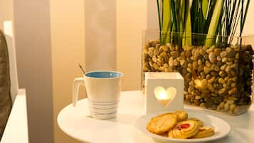 Free buffet breakfast on weekdays