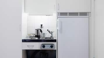 Fridge, coffee/tea maker, electric kettle