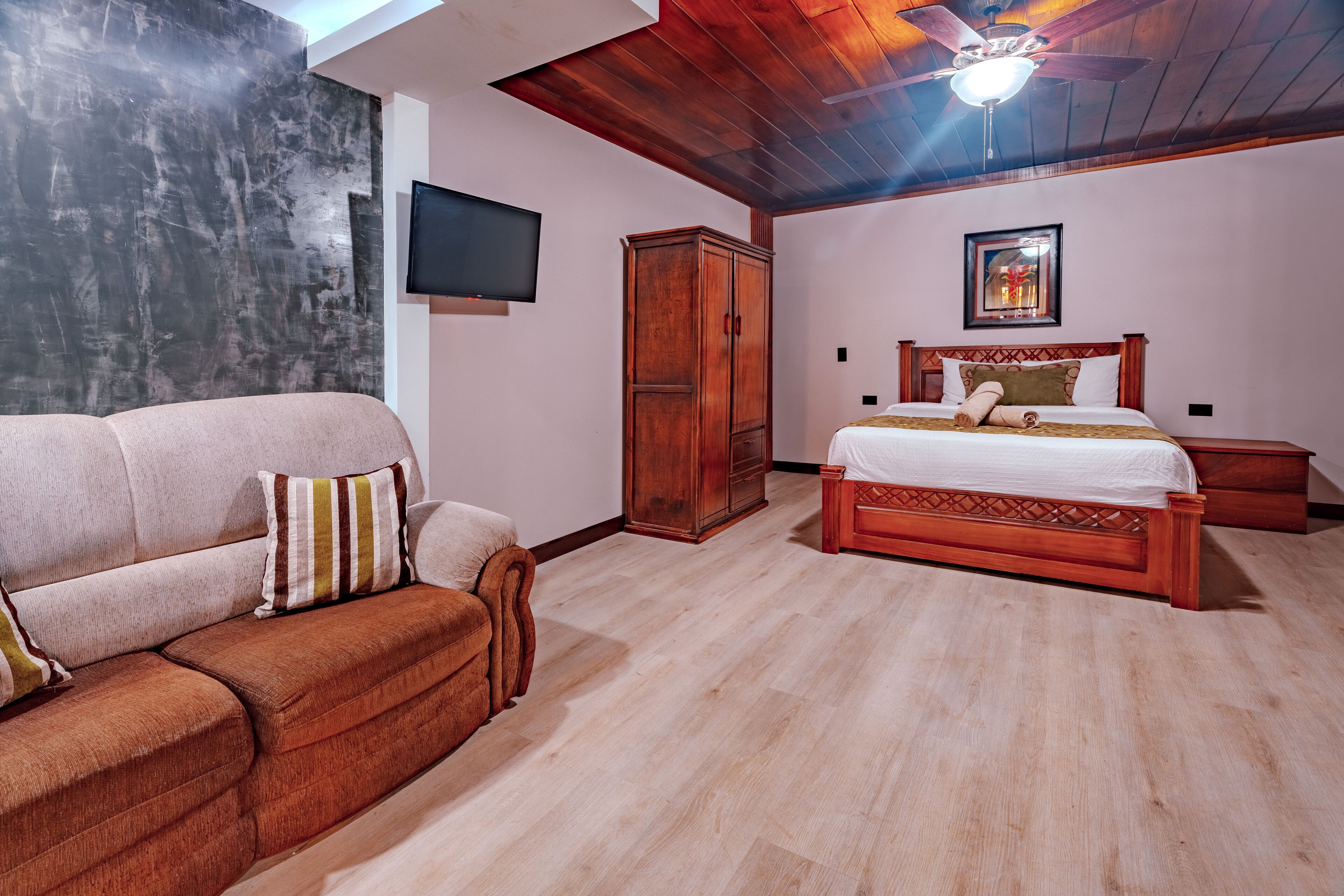 family room | down duvets, minibar, in-room safe, desk