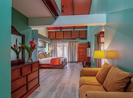 Suite, 1 King Bed | Down comforters, minibar, in-room safe, desk