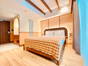 Caja de seguridad en la habitación, cortinas blackout y wifi gratis 