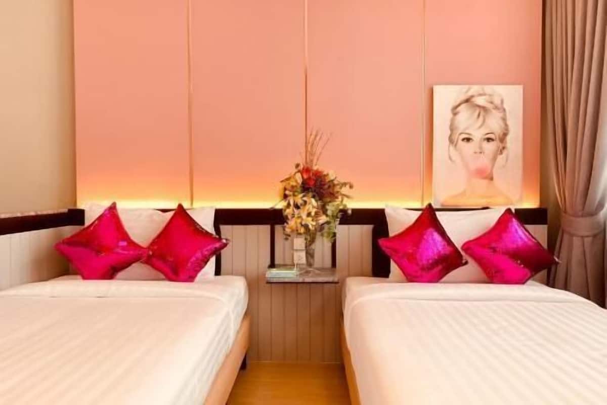 In-room safe, blackout drapes, free WiFi, bed sheets