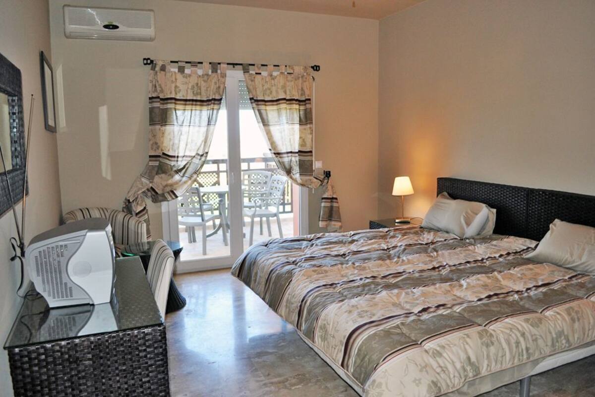 Kamar Standar | Tempat tidur bayi