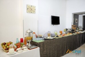 朝食、ランチ、ディナーに営業 (モロッコ料理)