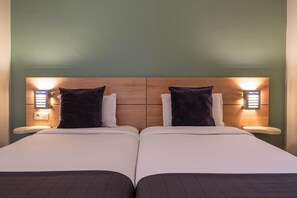 Schallisolierte Zimmer, Bügeleisen/Bügelbrett, kostenlose Babybetten