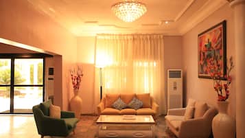 Sala de estar en el lobby