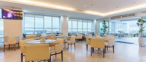 Petit déjeuner continental compris tous les jours