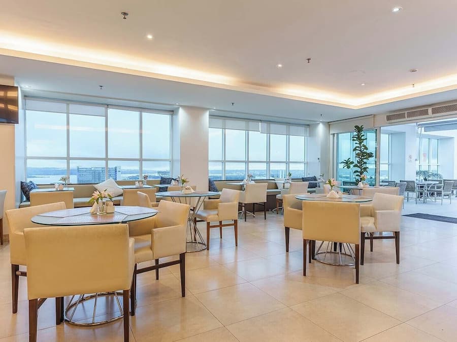 Café da manhã continental grátis todos os dias