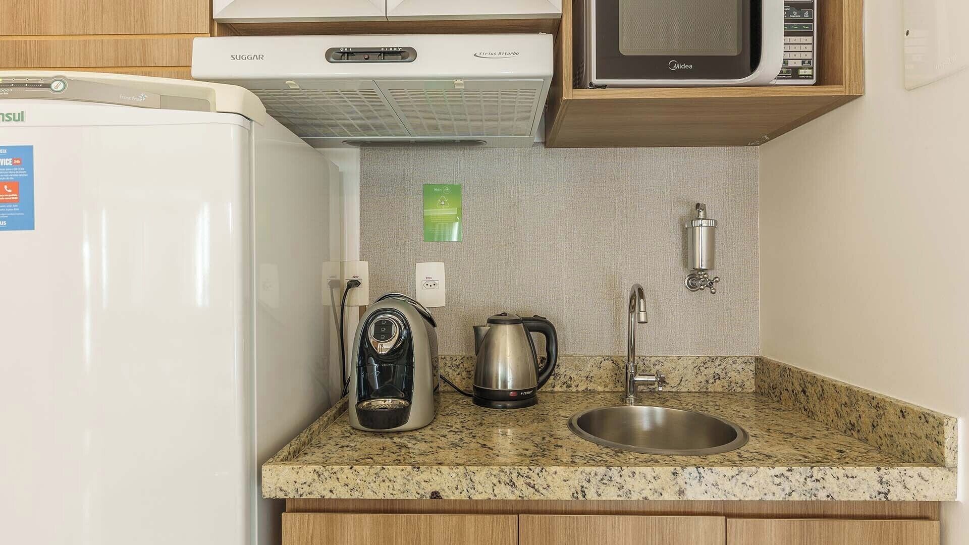 deluxe double room | 1 bedroom, in-room safe, desk, blackout curtains