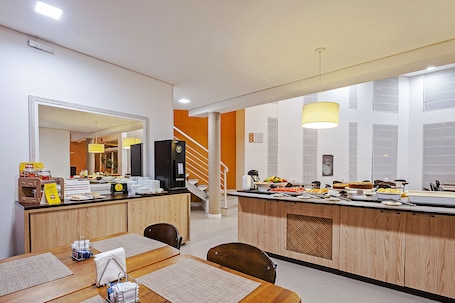 Desayuno buffet incluido todos los días
