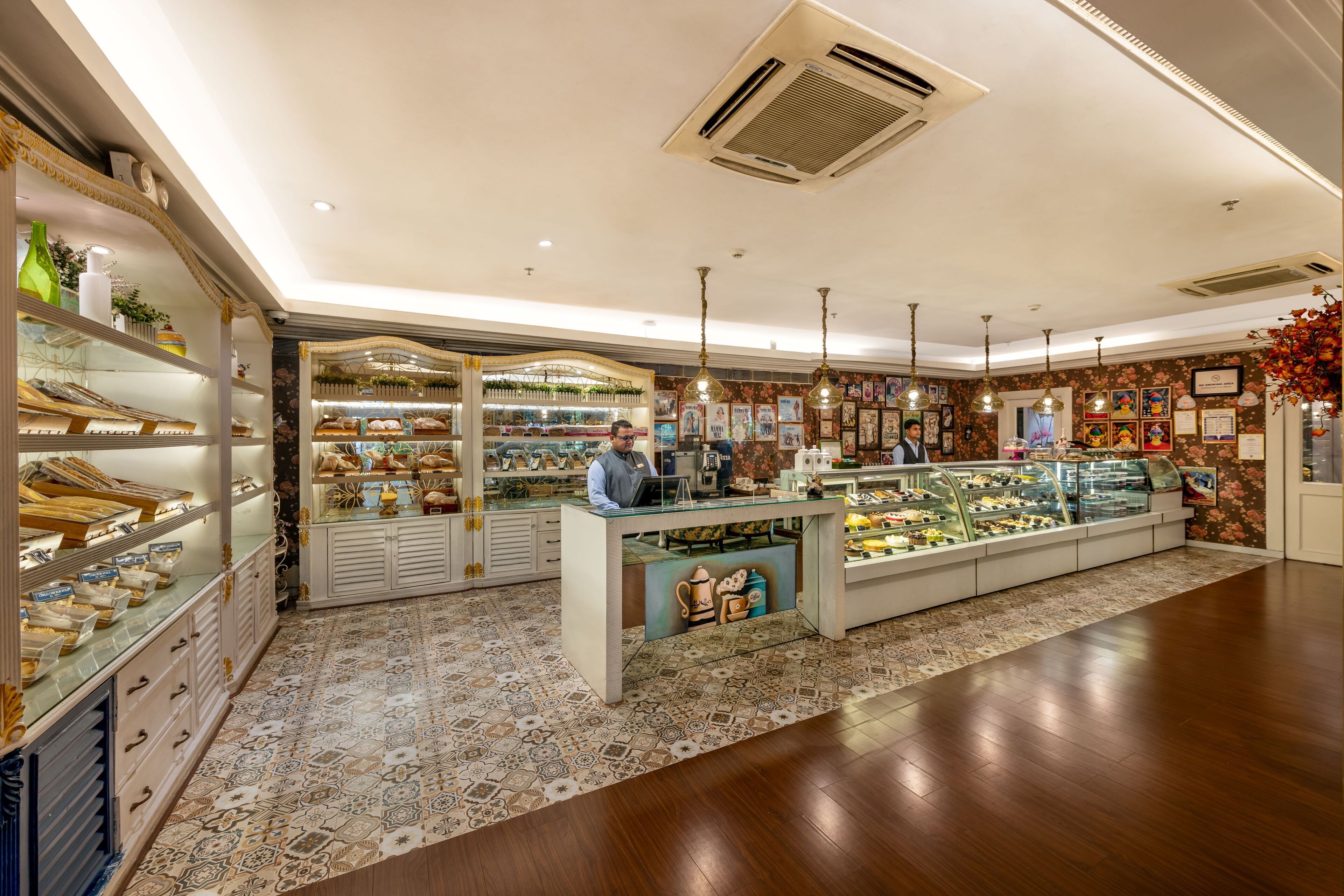 6 restaurants, lunch, dinner served; indian cuisine