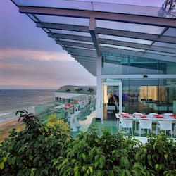 3 restaurants, breakfast, lunch, dinner served; international cuisine