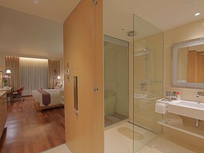 Biancheria da letto di alta qualità, copriletto in piuma, minibar