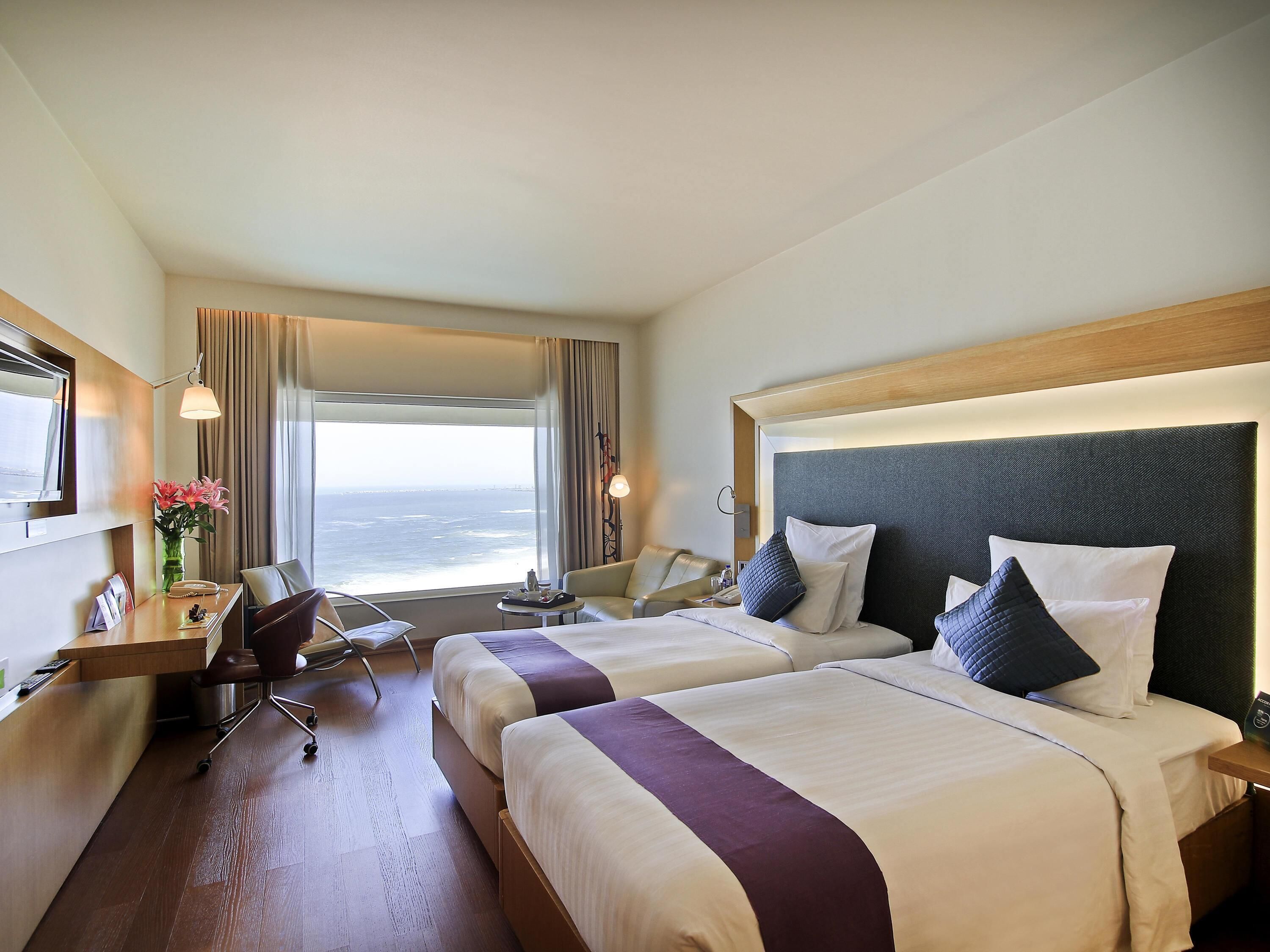 Ropa de cama de alta calidad, cubrecamas y minibar 