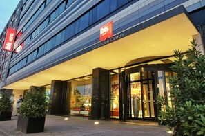 Fasade – kveld/natt