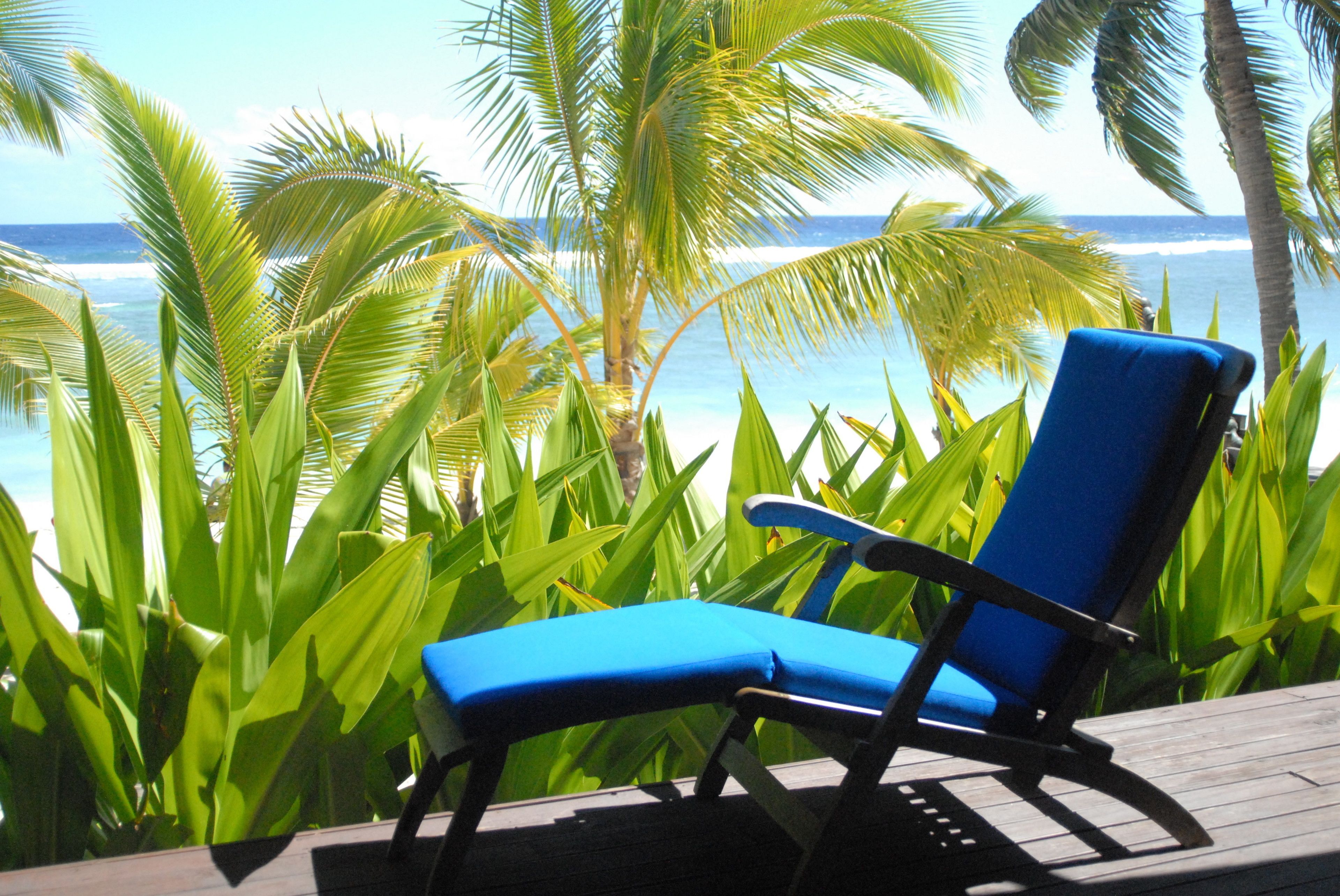 Absolute Beachfront Bungalow | 露台