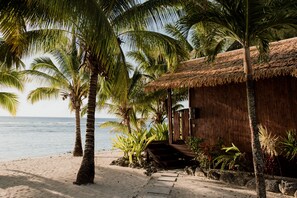 Absolute Beachfront Bungalow | Premium bedding, Select Comfort beds, in-room safe