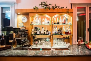 Bar (on property) - Hotel Angelini (Rimini)