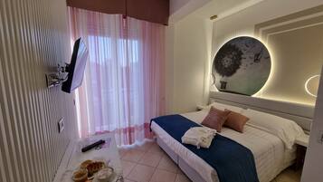 In-room safe, desk, soundproofing, free WiFi