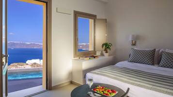 Elegant Double Room with Caldera View | Minibar, in-room safe, soundproofing, iron/ironing board