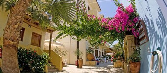 Lia Sofia Apartments