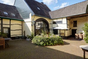 Courtyard - Bed & Breakfast Bonjour (Gronsveld)