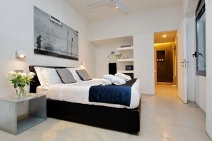 Literie de qualité supérieure, matelas mémoire de forme, minibar