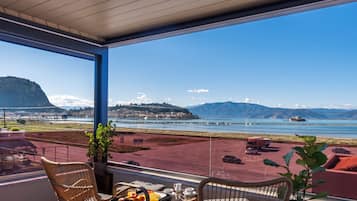 Superior Double Room with Outdoor Hot Tub and Sea View 20m² | Premium bedding, pillowtop beds, in-room safe, individually decorated