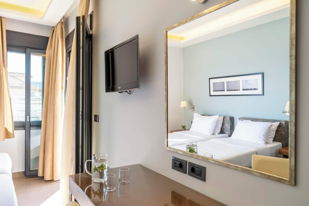 superior twin room with old town and sea view 25m² | premium bedding, pillow-top beds, in-room safe, individually decorated
