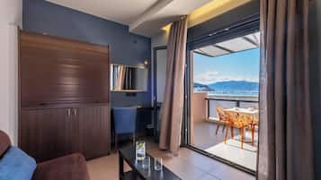 Deluxe Double Room with Old Town and Sea View 30m² | Terrace/patio