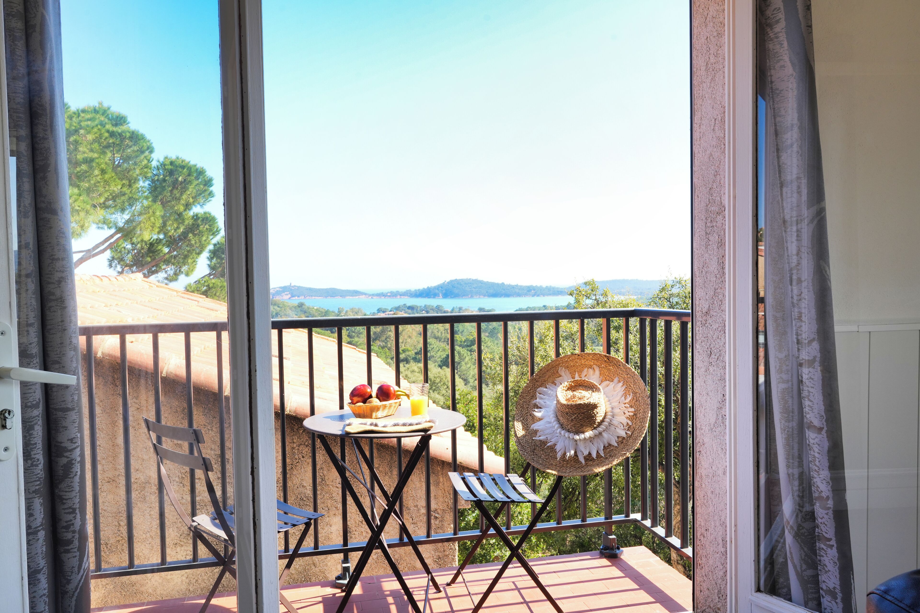 studio | terrace/patio