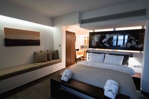 Minibar, in-room safe, individually furnished, desk - 12 Months Luxury Resort (Zagora-Mouresi)