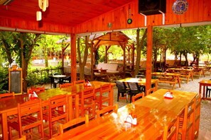 Free daily buffet breakfast - Saban Tree Houses (Kumluca)
