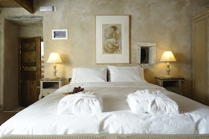 Suite, 1 King Bed | Egyptian cotton sheets, minibar, in-room safe, blackout drapes