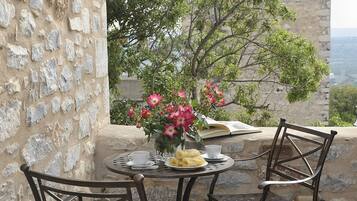 ห้องคลาสสิกดับเบิล, ระเบียง (split level room) | ลานระเบียง/นอกชาน