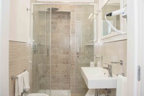 Superior-Doppelzimmer, mit Bad, Meerblick | Badezimmer