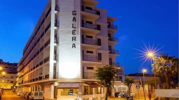 Façade de l’hébergement - soirée/nuit