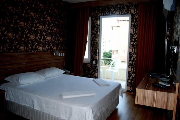 غرفة ثلاثية | أسرّة أطفال/رضّع (مجانًا) وأسرّة قابلة للطي وواي فاي مجانًا