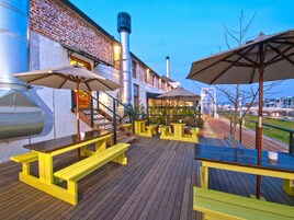 3 restaurants, breakfast, lunch, dinner served; Italian cuisine