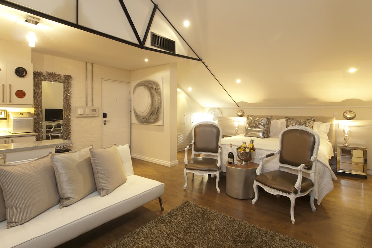 Suite | Premium bedding, minibar, in-room safe, individually decorated