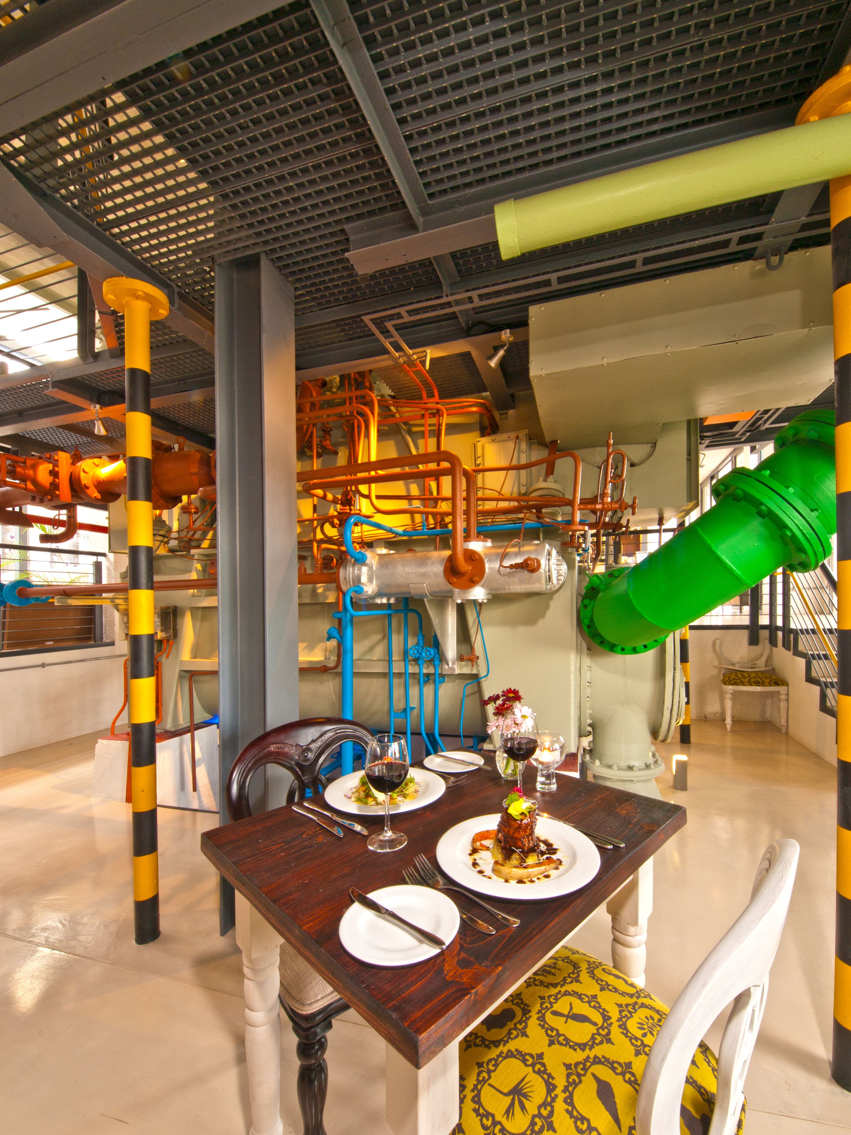 3 restaurants, breakfast, lunch, dinner served; italian cuisine