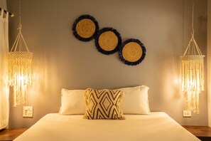 Premium bedding, desk, free WiFi - The Banyan Soul (Anjuna)