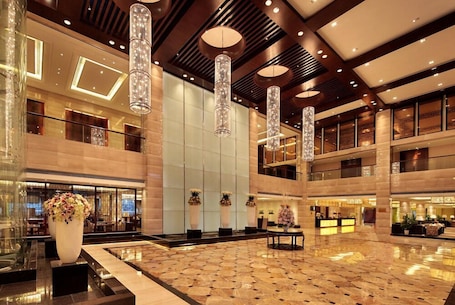 Lobby. Landison Hotel Nantong